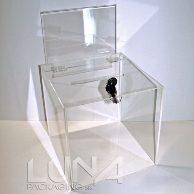 scatola in plexiglass trasparente